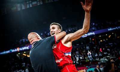 Το πάρτι του Μπογκντάνοβιτς! (vid)