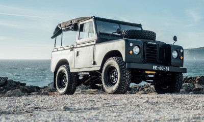Με αυτό Land Rover από τα παλιά θέλουμε να πάρουμε τα βουνά