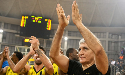 Όταν ο Γιαννάκης σήκωνε στο πόδι το Αλεξάνδρειο! (vids)