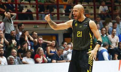 Λαύριο - Άρης: Το συγκλονιστικό φινάλε και το επικό τρίποντο του Βασιλόπουλου (vid)