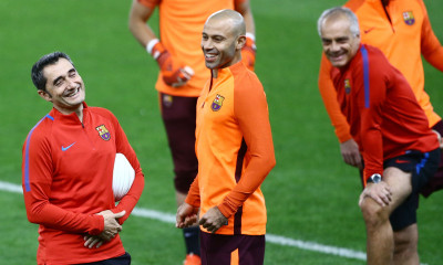 ΕΠΟΣ! Ο Βαλβέρδε ανέλαβε ξεναγός στην Αθήνα (vid)