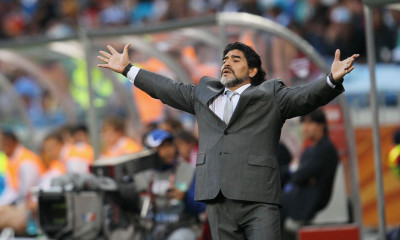 Στο χειρουργείο ο Μαραντόνα (pic)