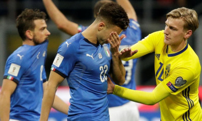 Ιταλία: Οργή για τον αποκλεισμό! «Σπίτια σας»! (photos)