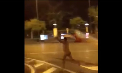 Τρελός! Περουβιανός τα πέταξε… όλα και πανηγυρίζει για το Μουντιάλ! (video)