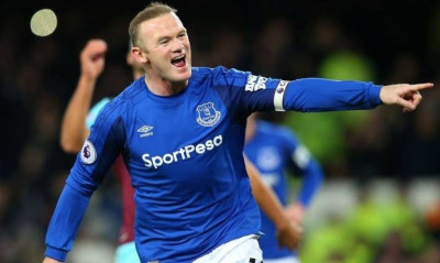 «Κάρφωσε» από την σέντρα ο Ρούνεϊ! (video)