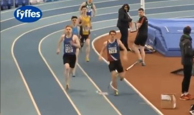 Τι άλλο θα δούμε; Τον… μπουρδούκλωσαν για να μην βγει πρώτος! (video)