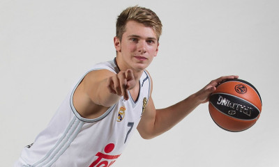 Ο Ντόνσιτς χόρεψε «ζεϊμπέκικο» τον Κλαβέρ με… Τερλέγκα! (video)