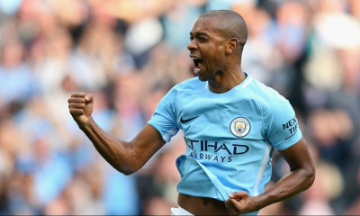 Μάντσεστερ Σίτι: Υπέγραψε ο Φερναντίνιο (photos)