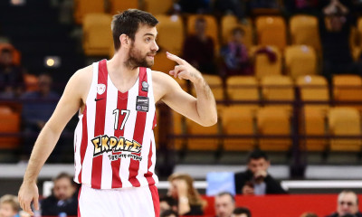 Ολυμπιακός: Τραυματίστηκε στην προπόνηση ο Μάντζαρης