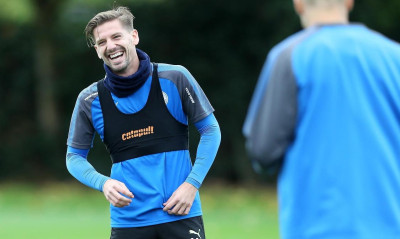 Η Λέστερ ανακοίνωσε τον Αντριέν Σίλβα με καθυστέρηση... έξι μηνών!