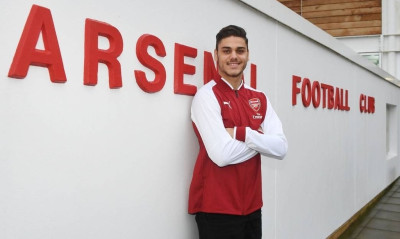 Άρσεναλ: Κερδίζει τον Βενγκέρ ο Μαυροπάνος