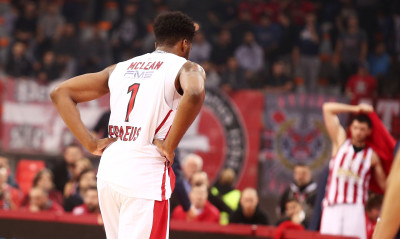 Απρόοπτο στο ΣΕΦ: Στα αποδυτήρια ο Μακλίν! (photos)