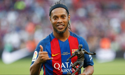 Ροναλντίνιο: Ρίγη συγκίνησης από το «αντίο» του! (photos)