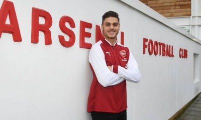 Μαυροπάνος: «Όλοι μιλούσαν για Ροναλντίνιο αλλά εγώ “κόλλησα” με την Άρσεναλ» (video)
