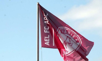 Απίστευτες καταγγελίες από την ομάδα της Λάρισας: «Κάποιοι ήθελαν τη διακοπή του αγώνα ΑΕΛ – ΑΕΚ»