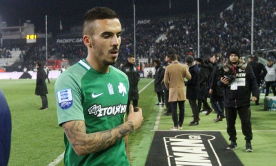 Απίστευτη αποθέωση Κουρμπέλη!