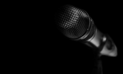 Έφυγε από τη ζωή πασίγνωστος τραγουδιστής. Το απίστευτο παιχνίδι της μοίρας και η τεράστια καριέρα