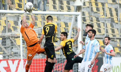 Ξέφυγε o Άρης για... Super League - «Σκόνταψε» η Παναχαϊκή