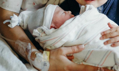 Ο Χρυσός Ολυμπιονίκης έγινε για δεύτερη φορά μπαμπάς: η πρώτη φωτογραφία μέσα από το μαιευτήριο