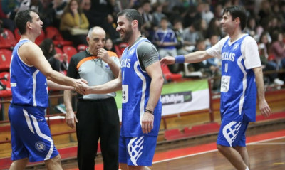 Το… έχει με το μπάσκετ ο Γιούρκας εδώ και χρόνια! (photo+video)