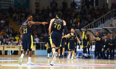 Σκάει... βόμβα με Φενέρ!