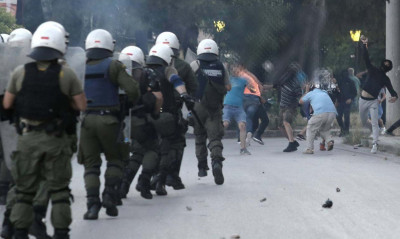 Τελικός Κυπέλλου: Οπαδοί της ΑΕΚ ξυλοκόπησαν οπαδούς του ΠΑΟΚ και έκαψαν το βαν τους!