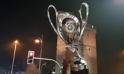 ΠΑΟΚ: Τρελό γλέντι στον Λευκό Πύργο για τους Κυπελλούχους (videos)