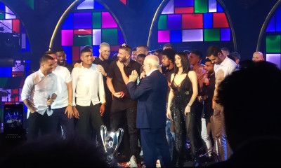 ΠΑΟΚ: Επικό! Ο Μαλεζάς ανανέωσε στα… μπουζούκια! (photo)