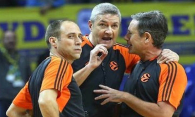 Final Four 2018: «Ντου» με μπουκάλια στους διαιτητές οι Τούρκοι!