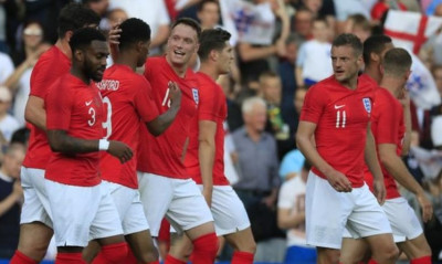 Ανατριχίλα! Τρομερή ατμόσφαιρα στο «Έλαντ Ρόουντ» στην ανάκρουση του ύμνου της Αγγλίας (video)