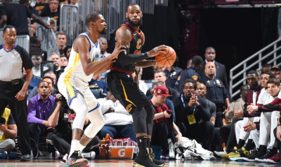 NBA: Απίστευτη αποθέωση για ΛεΜπρόν Τζέιμς (video)