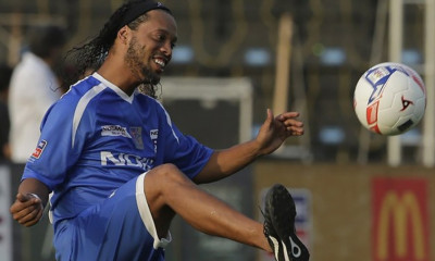 «Μαγεία» Ροναλντίνιο με… κλειστά μάτια! (video)