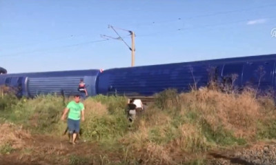 Εκτροχιασμός τρένου στην Τουρκία – Ξεπερνούν τους 20 οι νεκροί (photos+video)