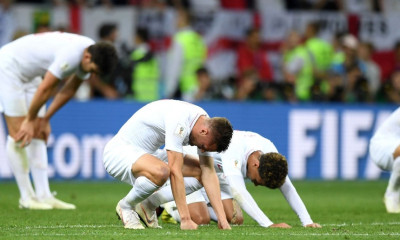 15 διάσημοι Άγγλοι ρίχνουν ΑΝΕΛΕΗΤΟ ΚΡΑΞΙΜΟ στην Εθνική τους