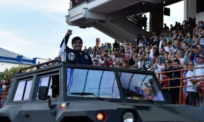 Ατρόμητος: Αποθεωτική υποδοχή Μαραντόνα στην Ντιναμό Μπρεστ (video)