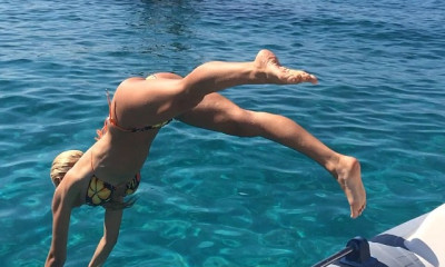 Ο Κλάους μας... φέρνει πίσω την Δώρα Γκουγκούση! (photos)