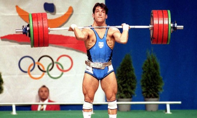 Σαν Σήμερα: Όταν ο Πύρρος Δήμας σήκωσε για πρώτη φορά ψηλά την Ελλάδα (video)