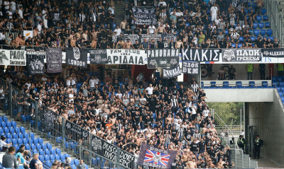 Εντυπωσιακή κερκίδα από τους οπαδούς του ΠΑΟΚ στο «Σεντ Γιάκομπ» (photos)