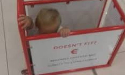 Δείτε το απίστευτο σημείο που κρύφτηκε μικρός σε αεροδρόμιο... (video)