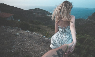 Τα 5 βασικά χαρακτηριστικά που ψάχνει ένα αγόρι σε ένα κορίτσι