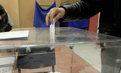 Νέα δημοσκόπηση: Ντέρμπι ΣΥΡΙΖΑ – ΝΔ και θρίλερ στις κάλπες
