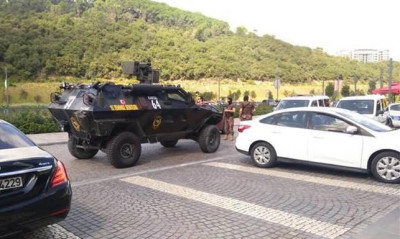 Συναγερμός στην Κωνσταντινούπολη: Ένοπλος κρατάει όμηρο σε εμπορικό κέντρο