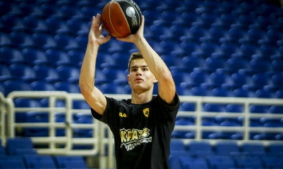 Στο Περιστέρι ο Αγραβάνης