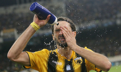 ΑΕΚ: Προπονήθηκε και παίζει ο Οικονόμου στο ντέρμπι