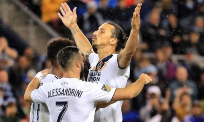 Έστειλε... φιλάκια στους αντιπάλους ο Ίμπρα! (vid)