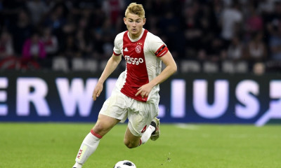 Ισπανία: Ντε Λιχτ για στόπερ στην Μπαρτσελόνα