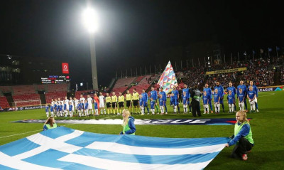 Φινλανδία-Ελλάδα: Επικό πανό με... σουβλάκια στο Τάμπερε! (photos)