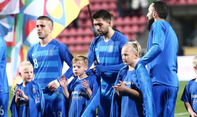 Φινλανδία-Ελλάδα: Κι όμως η καλύτερη στιγμή του αγώνα έγινε πριν την σέντρα! (photos)