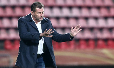 Η αμηχανία του Σκίμπε μετά το πατατράκ - Τι δήλωσε για το μέλλον του