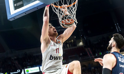 Ολυμπιακός: Έσπασε... κοντέρ και ρεκόρ καριέρας ο MVP Μιλουτίνοφ! (video)